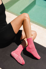 Load image into Gallery viewer, Pilates Girl Bow Grip Socks in Pink
